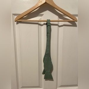 Vineyard Vines Chameleon Bow Tie